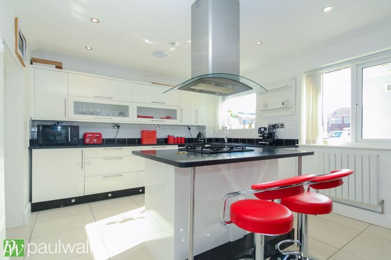 Property photo 3 of 16 Kitchen