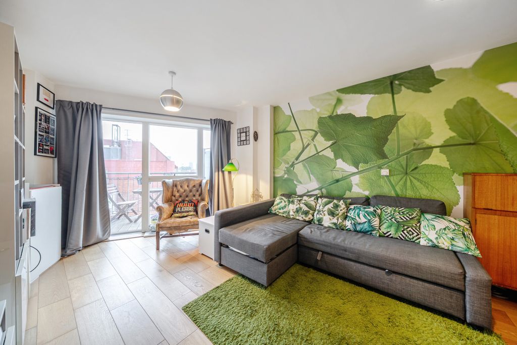 Property photo 2 of 16 1456000-9-6A01A60...