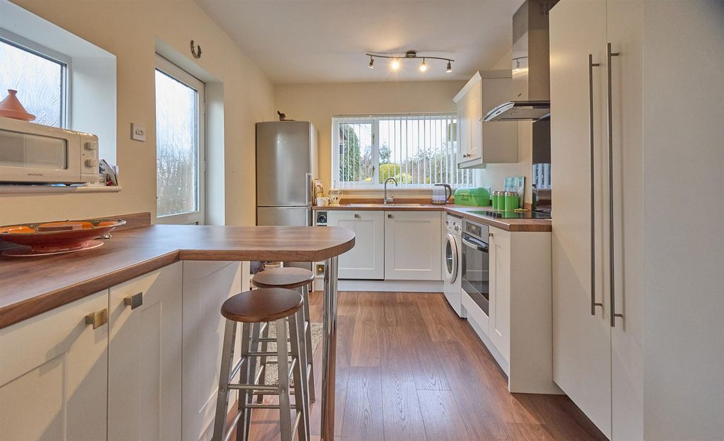 Property photo 3 of 17 Beechwood Avenue  10.Jpg