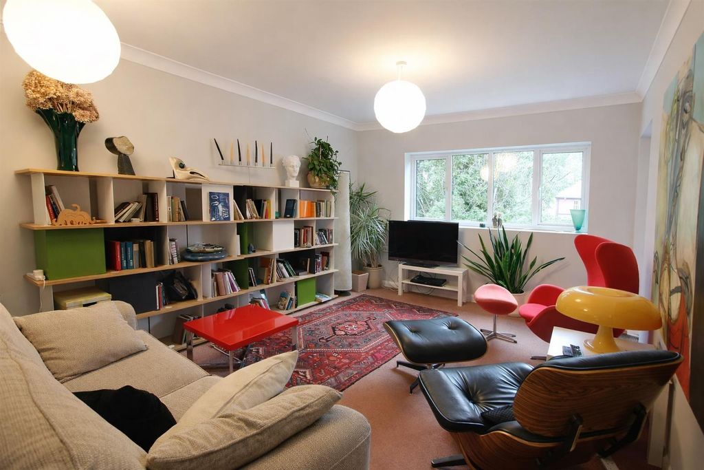 Property photo 2 of 9 Lounge.Jpg