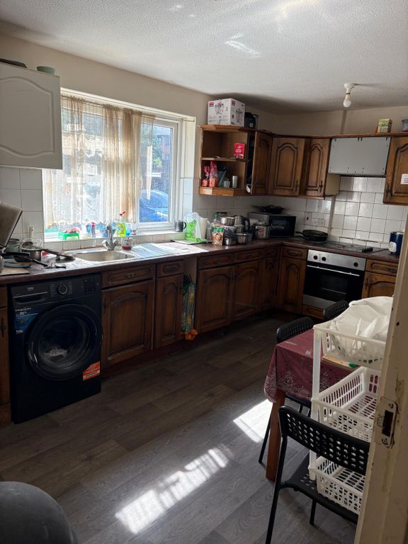 Property photo 1 of 3