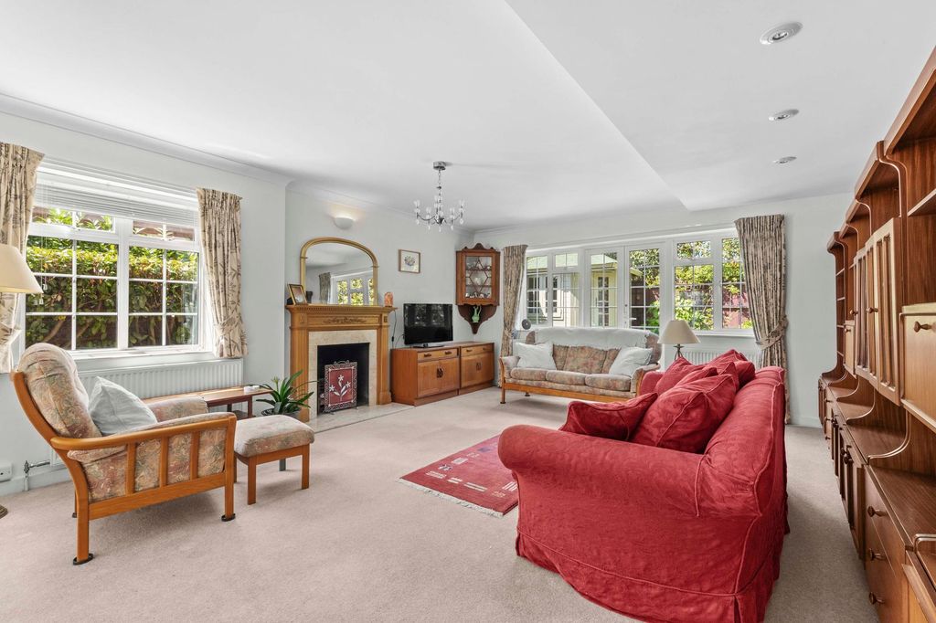 Property photo 2 of 14