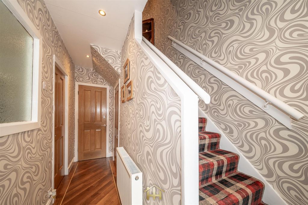 Property photo 2 of 26 22 Balbeggie Terr Dd4 8Rl Edit (23 Of 48).Jpg