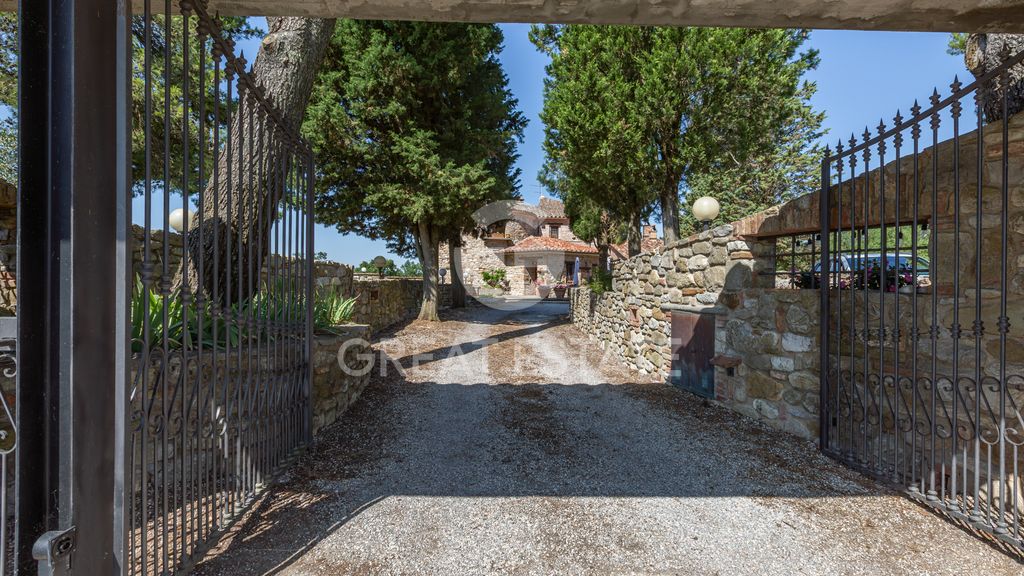 Property photo 3 of 39