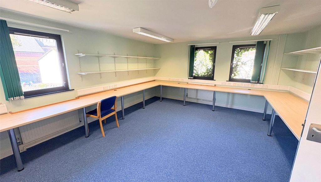 Property photo 3 of 4 5Q8-7Sfhbe2Hlydgnhy1Ja.Png