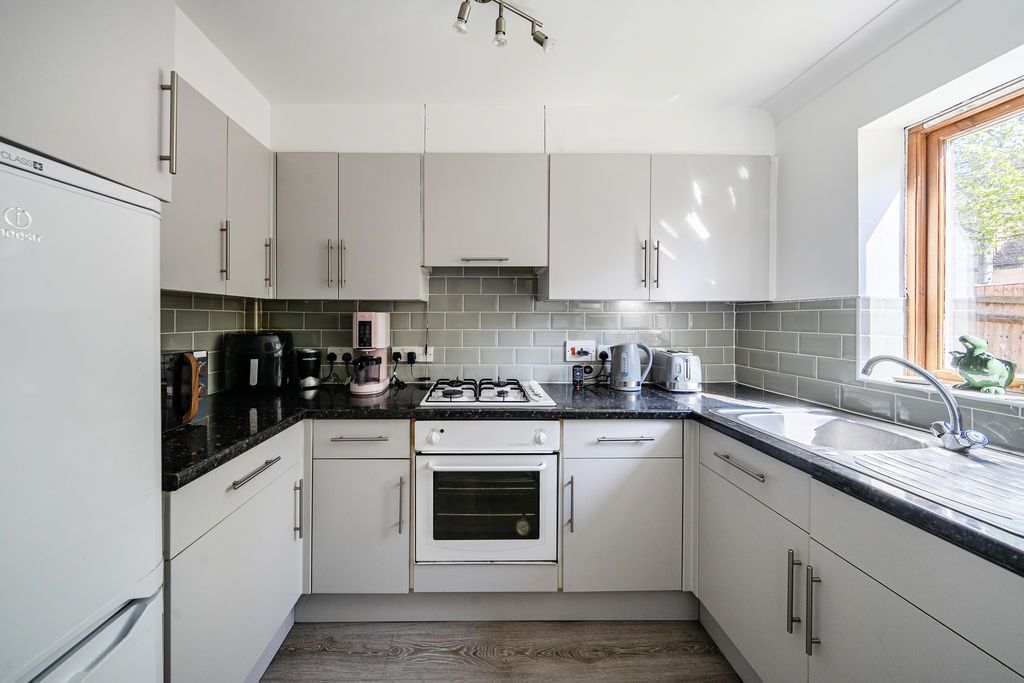 Property photo 2 of 9 Photo 5