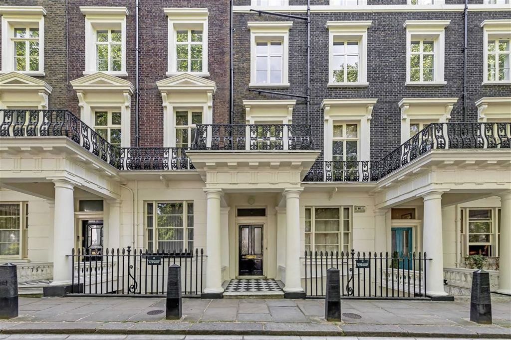 Property photo 1 of 5