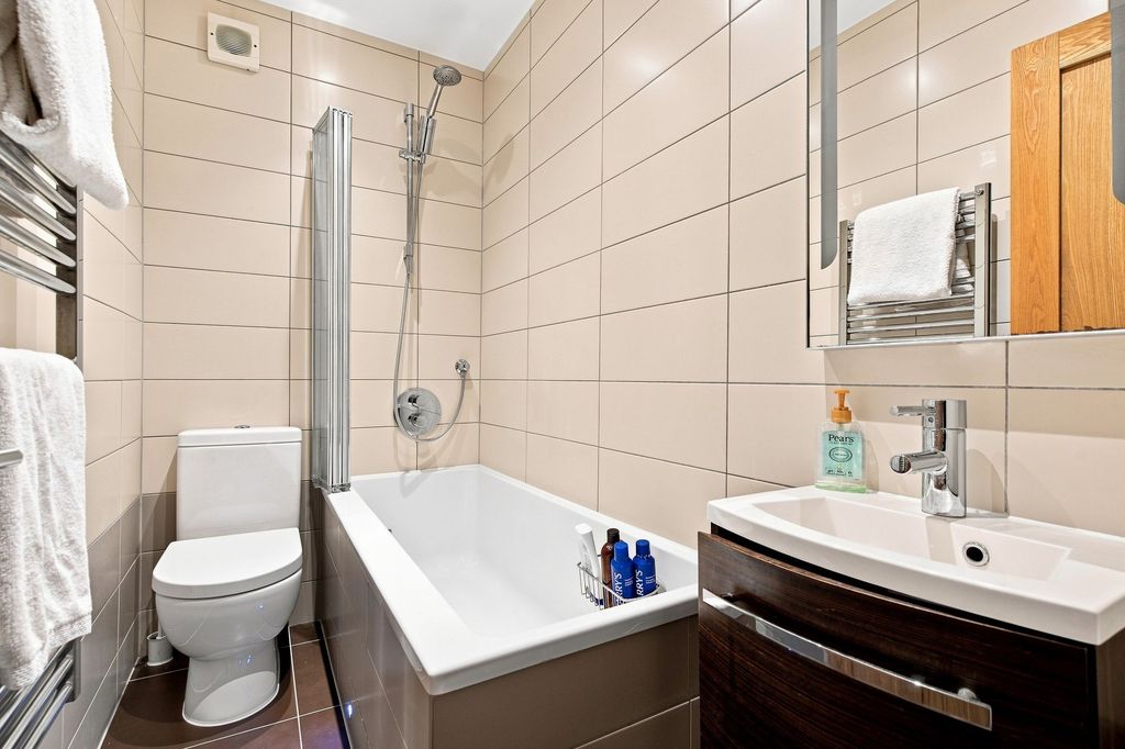 Property photo 3 of 5
