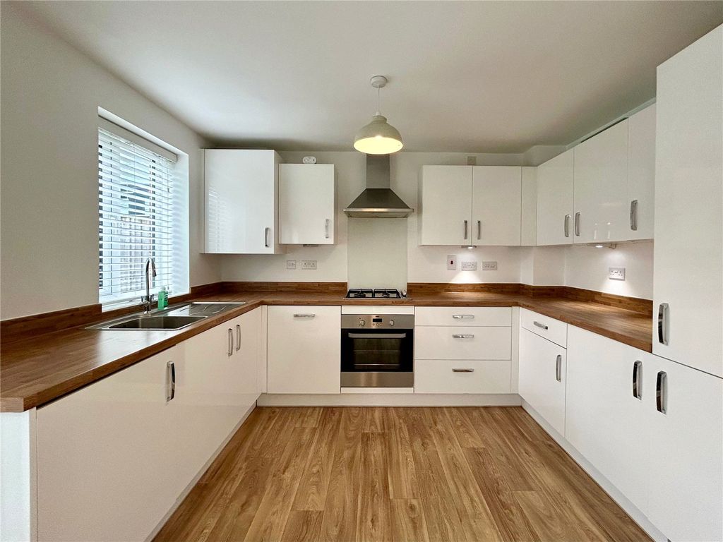 Property photo 2 of 17 Kitchen