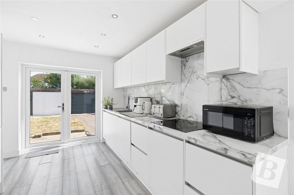 Property photo 1 of 14 Kitchen/Breakfast Rm