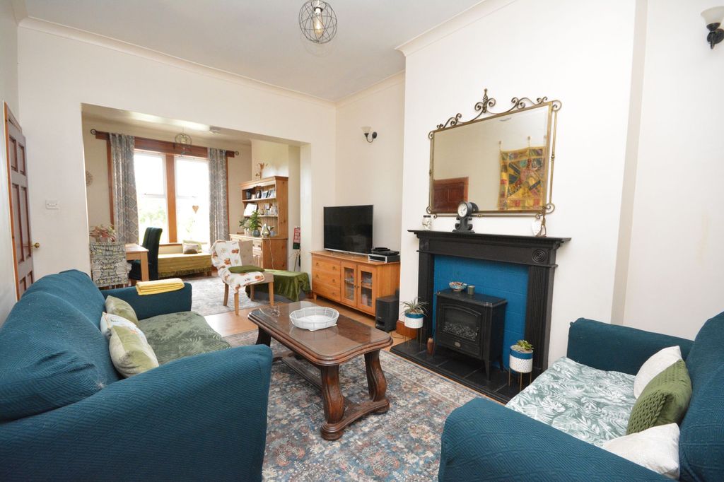 Property photo 2 of 21
