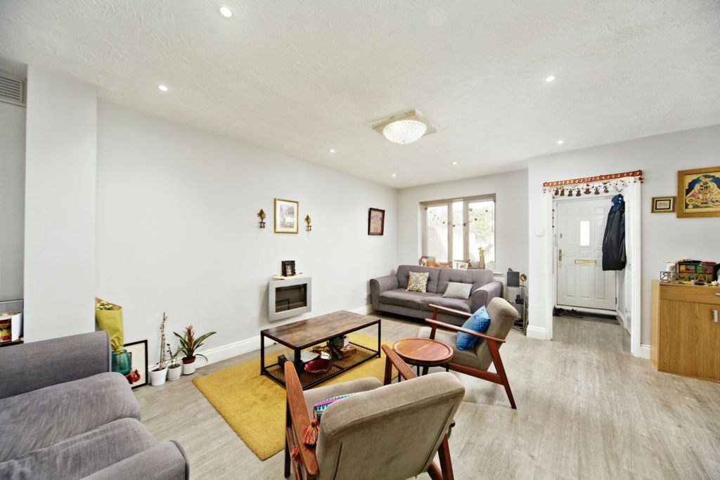 Property photo 2 of 17 Photography