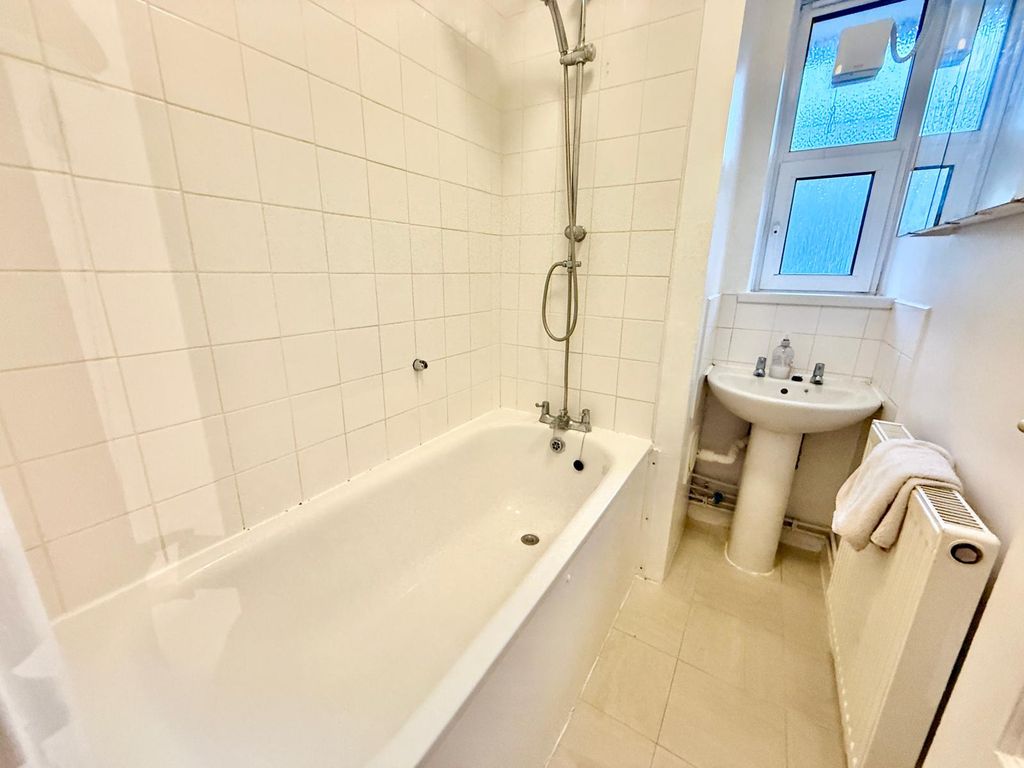 Property photo 3 of 11 Gallery