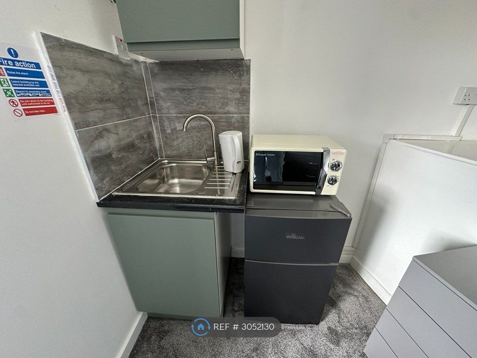 Property photo 3 of 5 Kitchenette Inside Bedroom