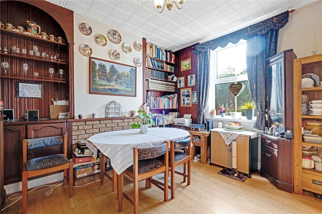 Property photo 3 of 22 Picture No. 35