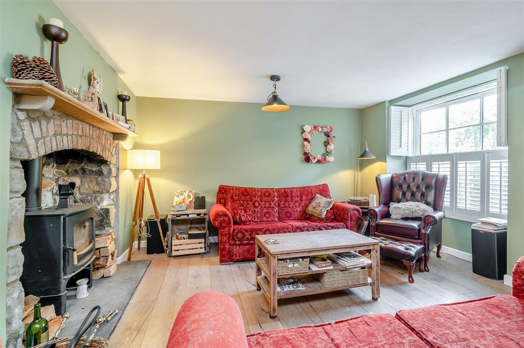 Property photo 3 of 37