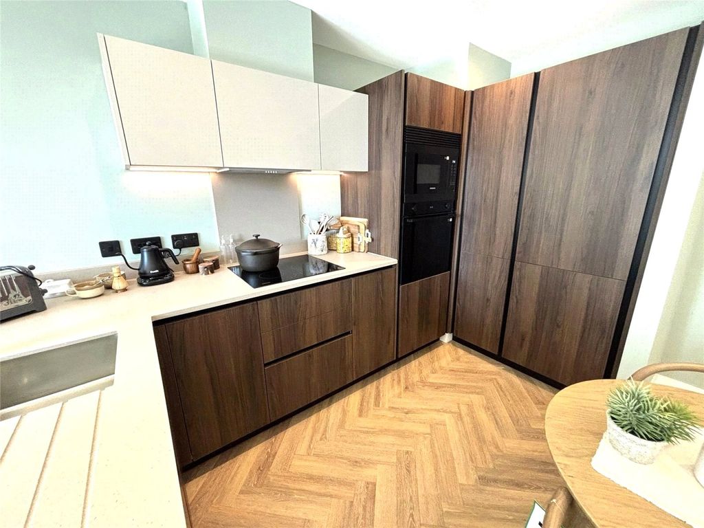 Property photo 3 of 8 Kitchen