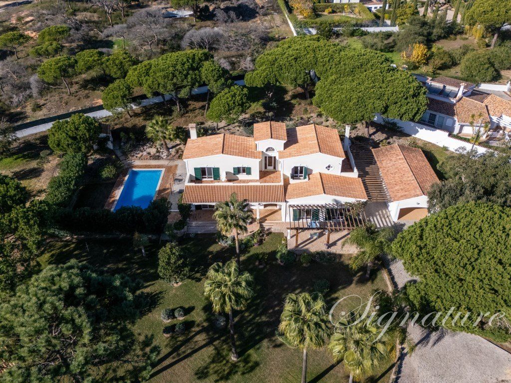 Property photo 1 of 59 4 Bedroom Villa On A Plot Of 4890m2, In Valverde, Near Quinta Do Lago In A Quiet Area , Very Private