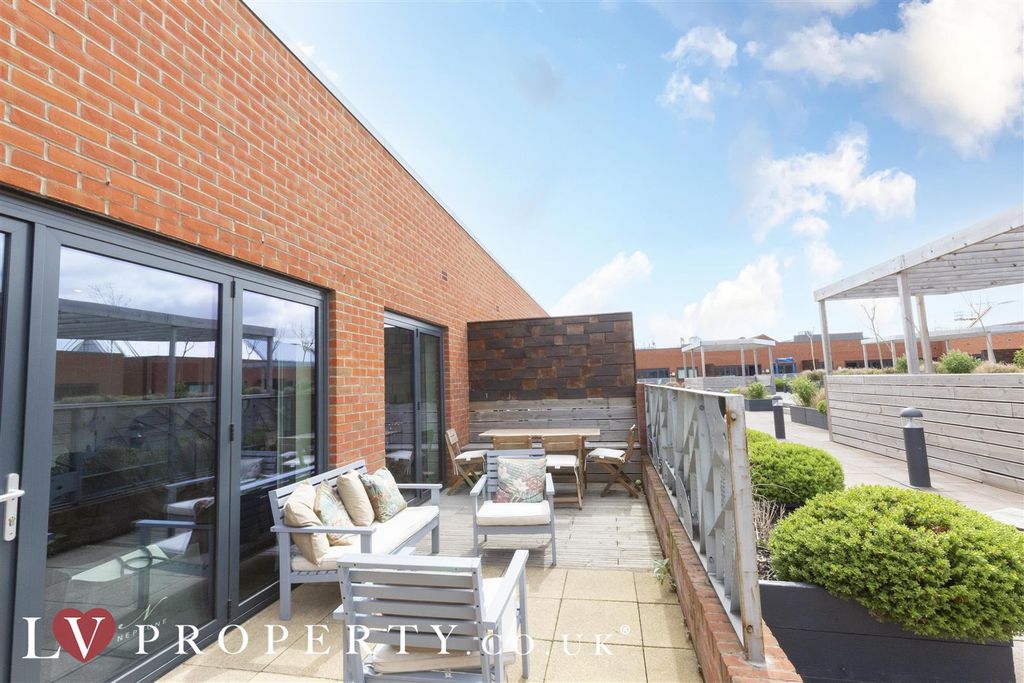 Property photo 3 of 14 N13.Jpg