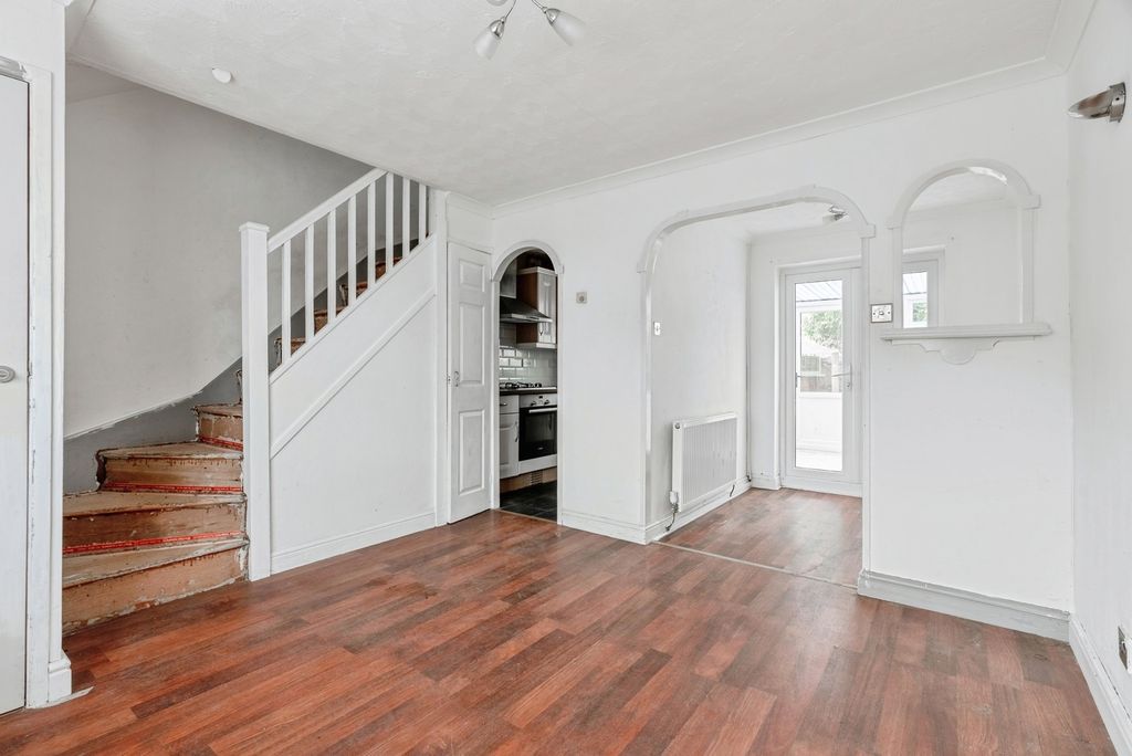 Property photo 3 of 13 Pbox-Img.Jpg