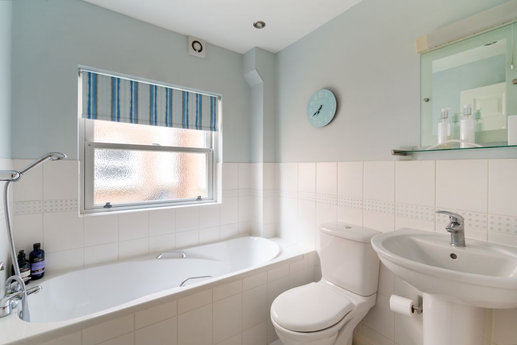 Additional image 13 of 2 bed flat to rentThe Fold, Payton Street, Stratford-Upon-Avon CV37