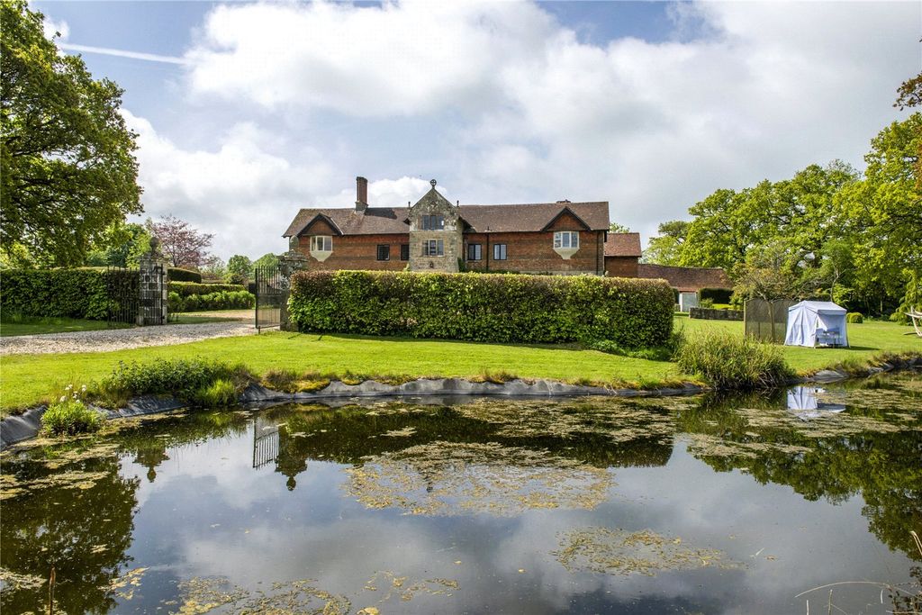 Property photo 2 of 31 Sedgehill Manor