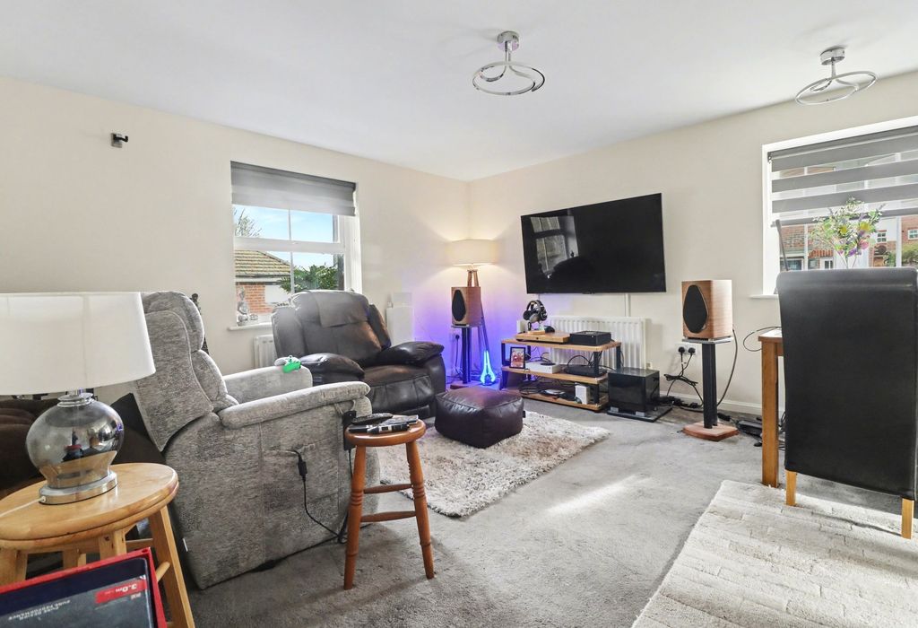 Property photo 2 of 7