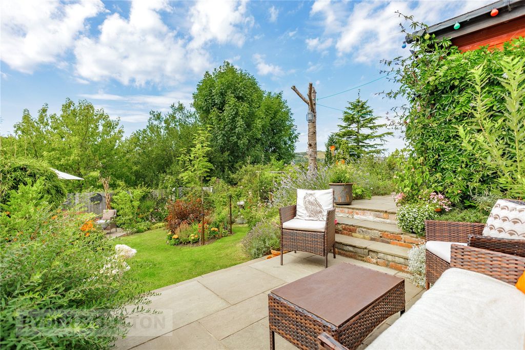 Property photo 2 of 22 Rear Garden