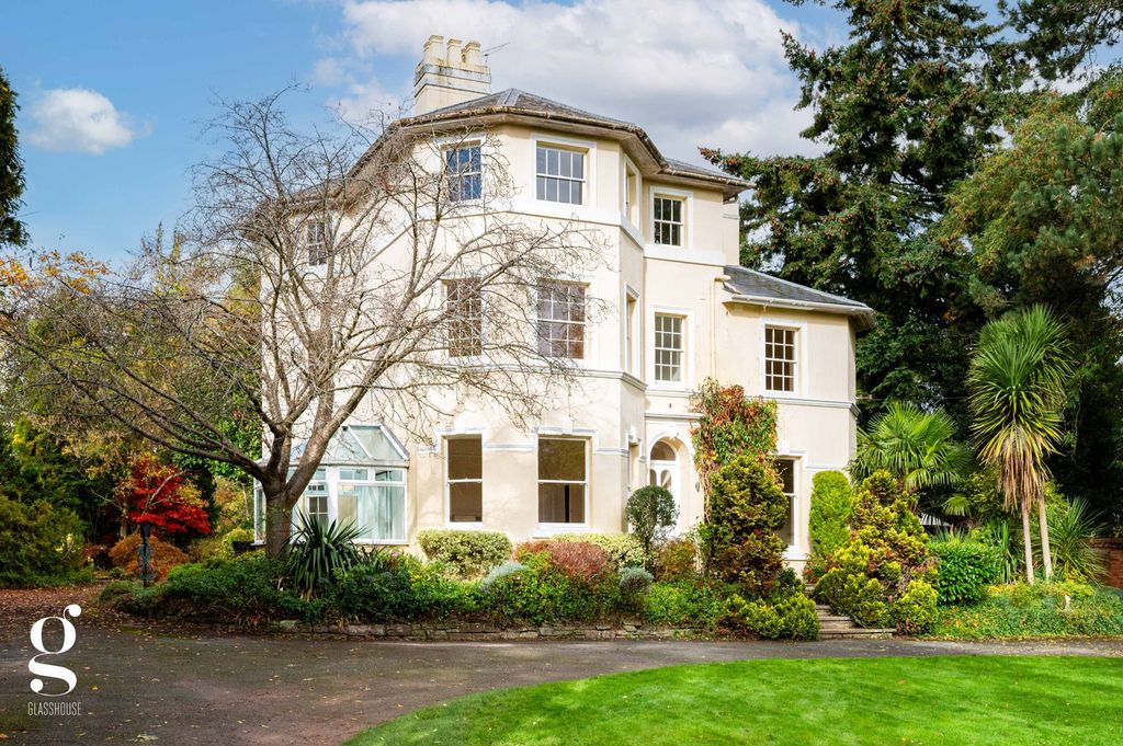 Property photo 1 of 59