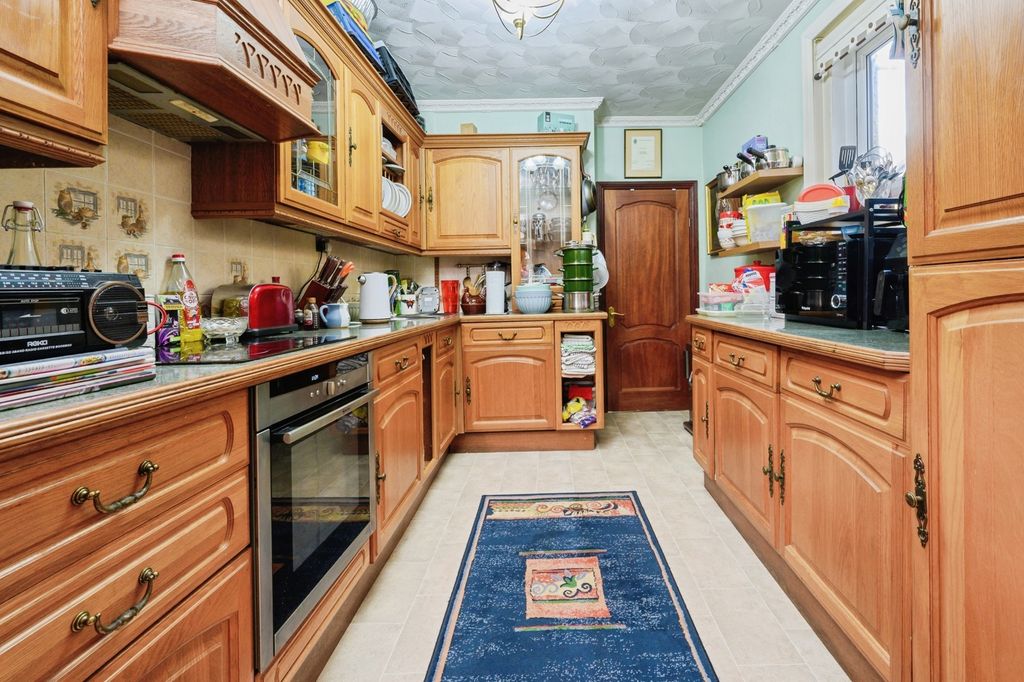 Property photo 2 of 15 Pbox-Img.Jpg