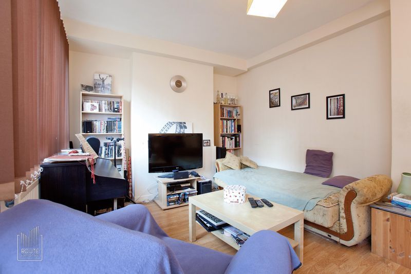 Property photo 1 of 13 Photo 11