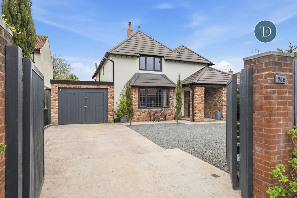 Property photo 1 of 44