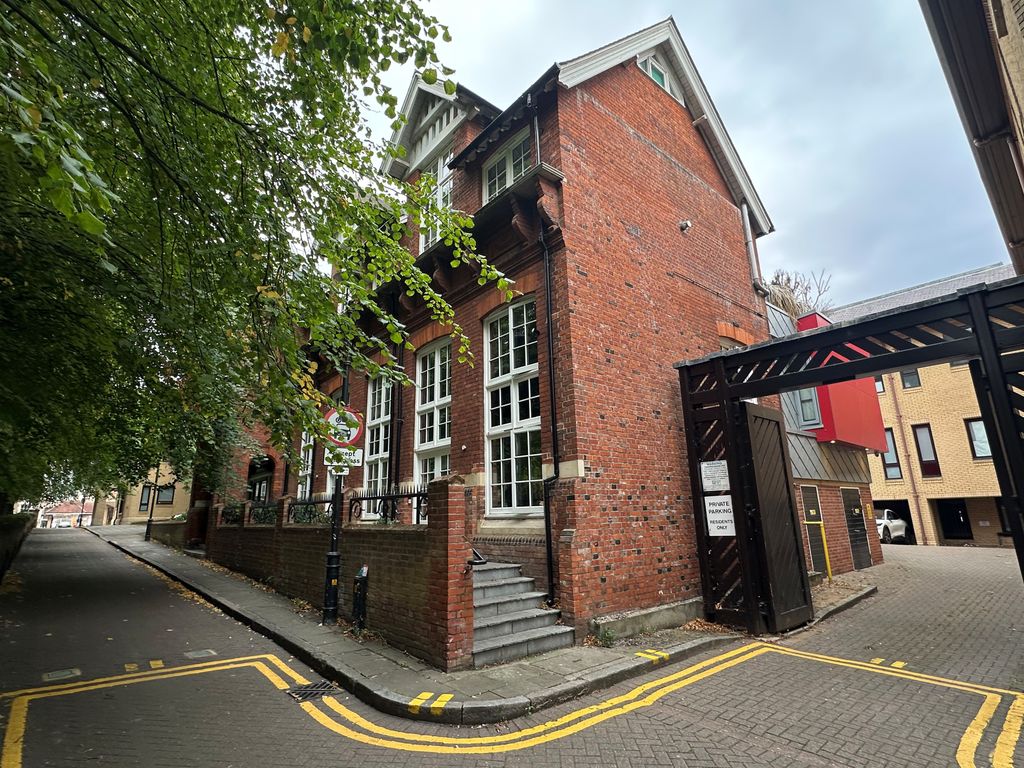 Property photo 3 of 33 1.Jpg