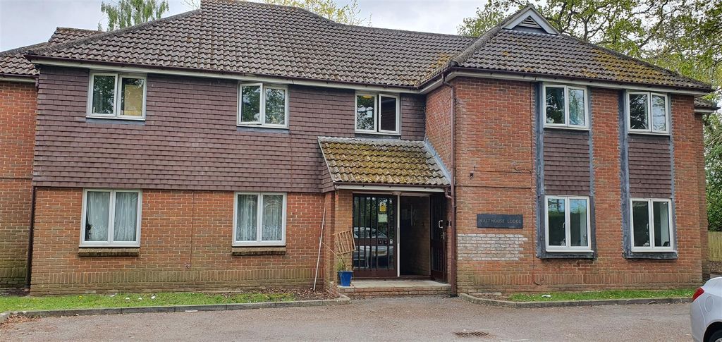 Property photo 2 of 2 Malthouse Lodge, External, Front.Jpg