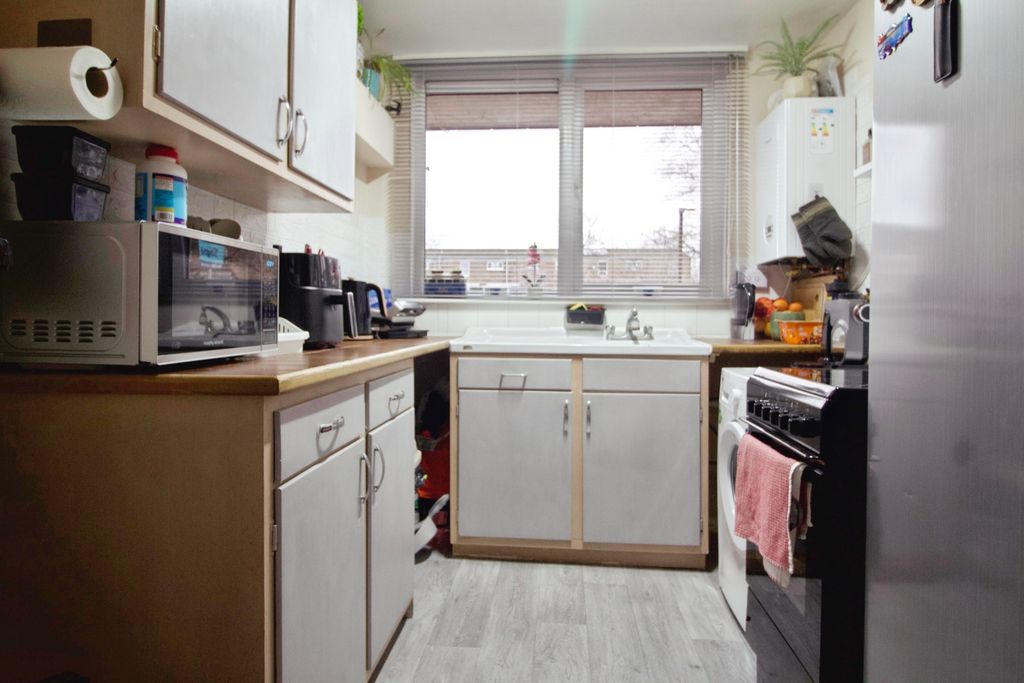 Property photo 3 of 5 Kithcen