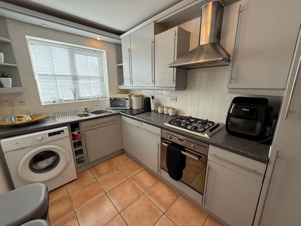 Property photo 3 of 14 4061943