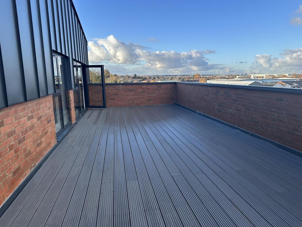 Property photo 1 of 9 Terrace / Patio