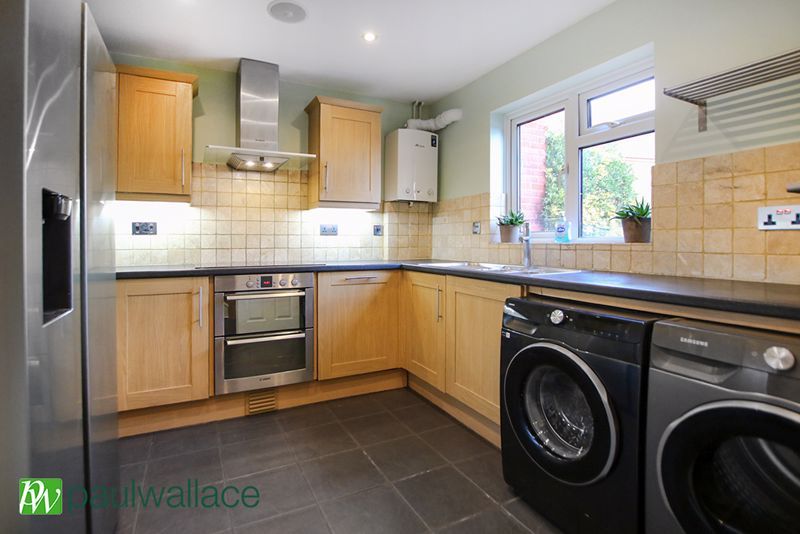 Property photo 3 of 12 Kitchen