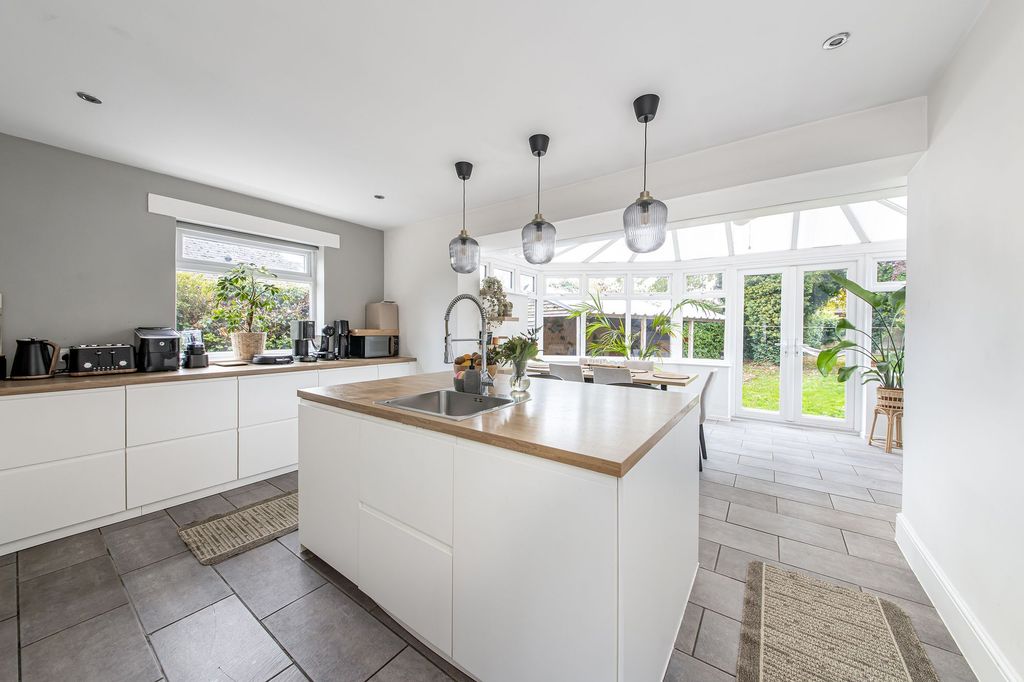 Property photo 3 of 22