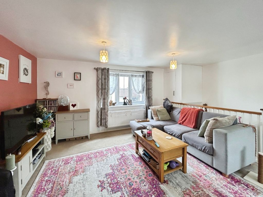 Property photo 3 of 12 4913608