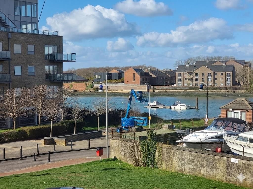 Property photo 2 of 12 Views