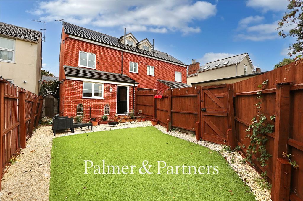 Property photo 3 of 25 Picture No. 18