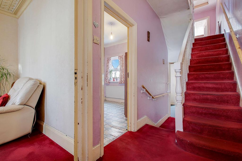 Property photo 2 of 15 Hallway