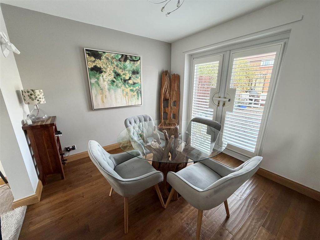 Property photo 3 of 19 Dining Room