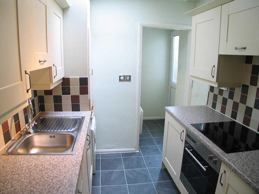 Property photo 2 of 5 Kitchen