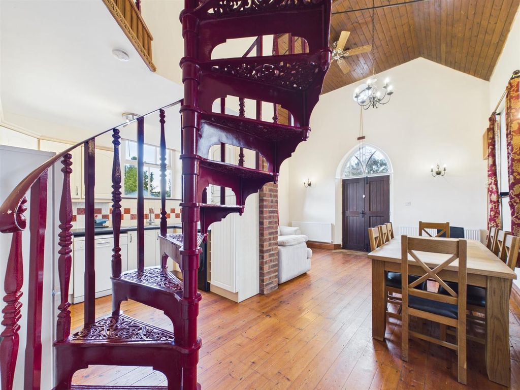 Property photo 2 of 11 Ground Floor