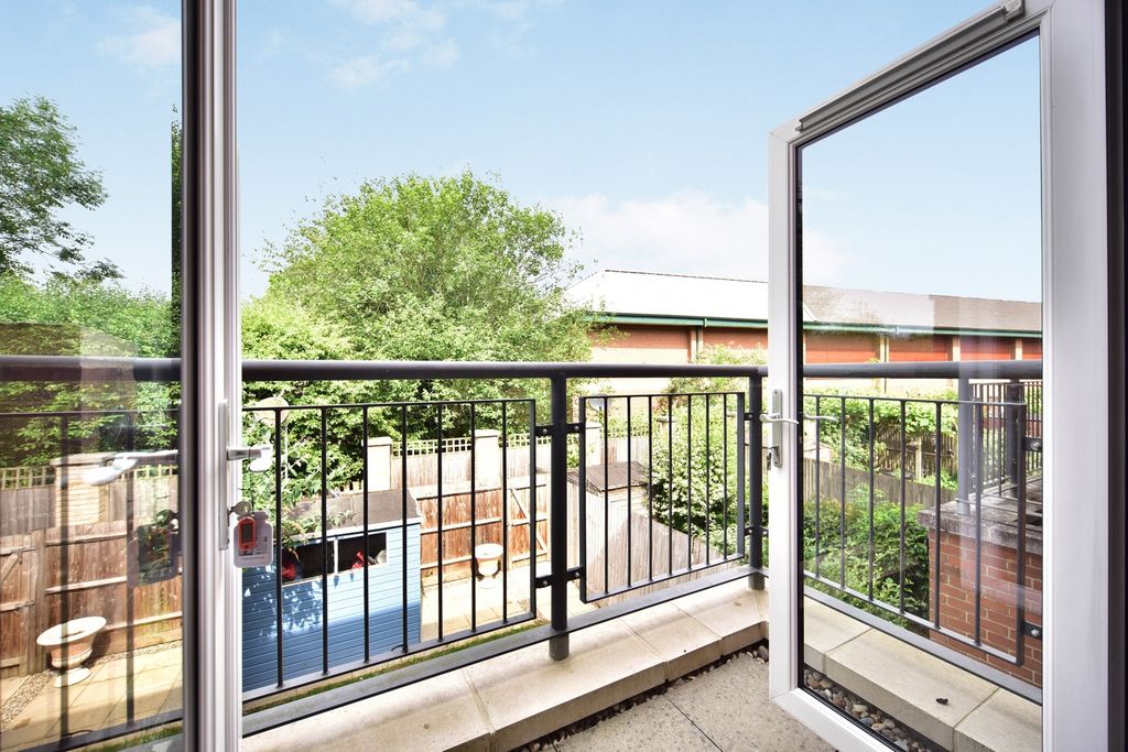 Property photo 1 of 18 Pbox-Img.Jpg