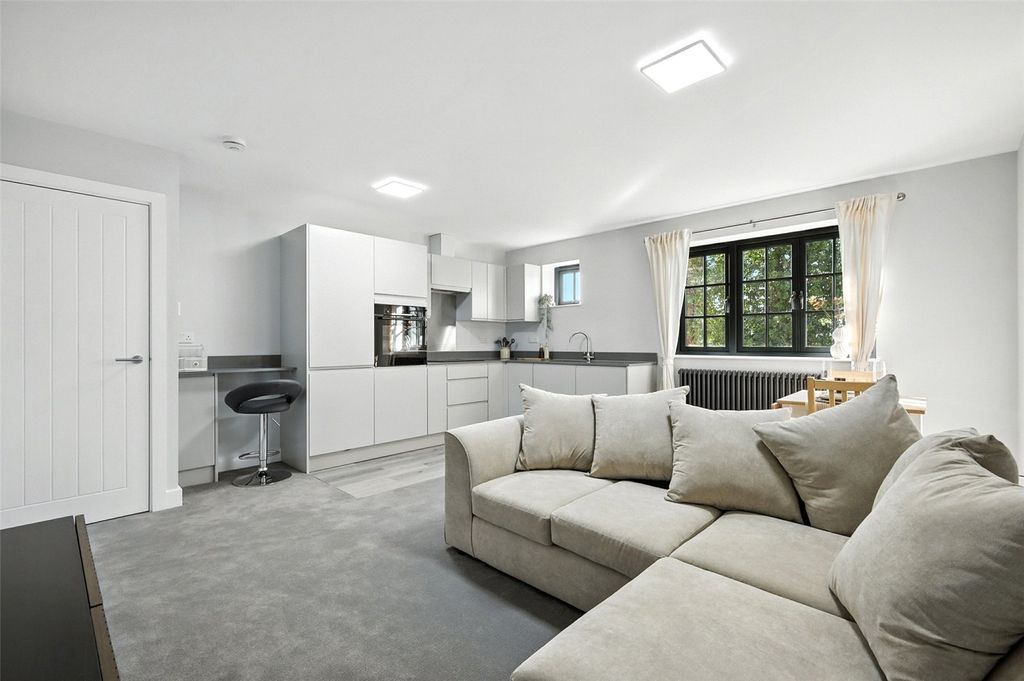 Property photo 2 of 11 Picture 2