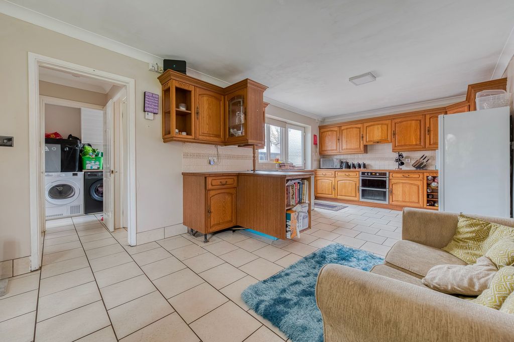 Property photo 3 of 22