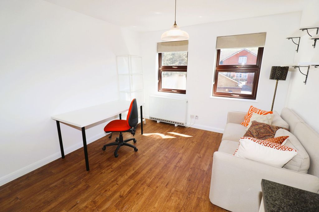 Property photo 3 of 13